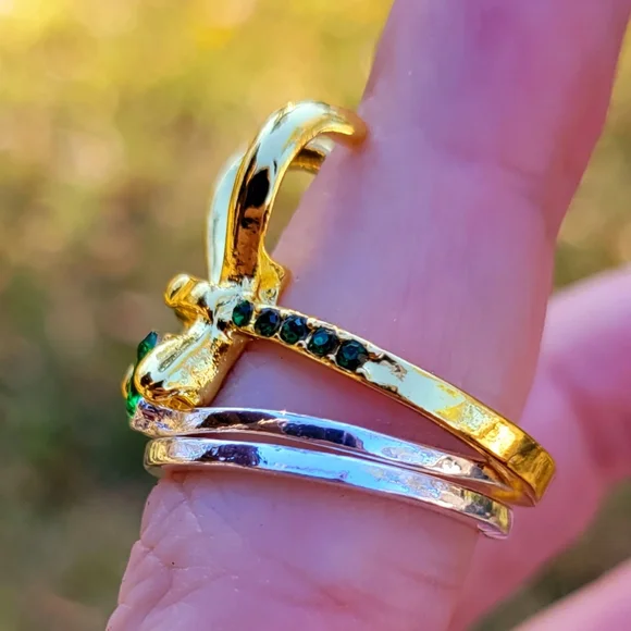 Disney Loki Gold Emerald Green 3 piece Ring Set Size 7.5 - Picture 6 of 12